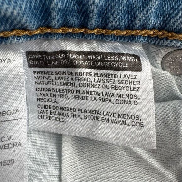 Levi’s Premium Straight Fit Wedgie High Rise Women’s Light Wash Blue Jeans Sz 27 - Picture 11 of 13